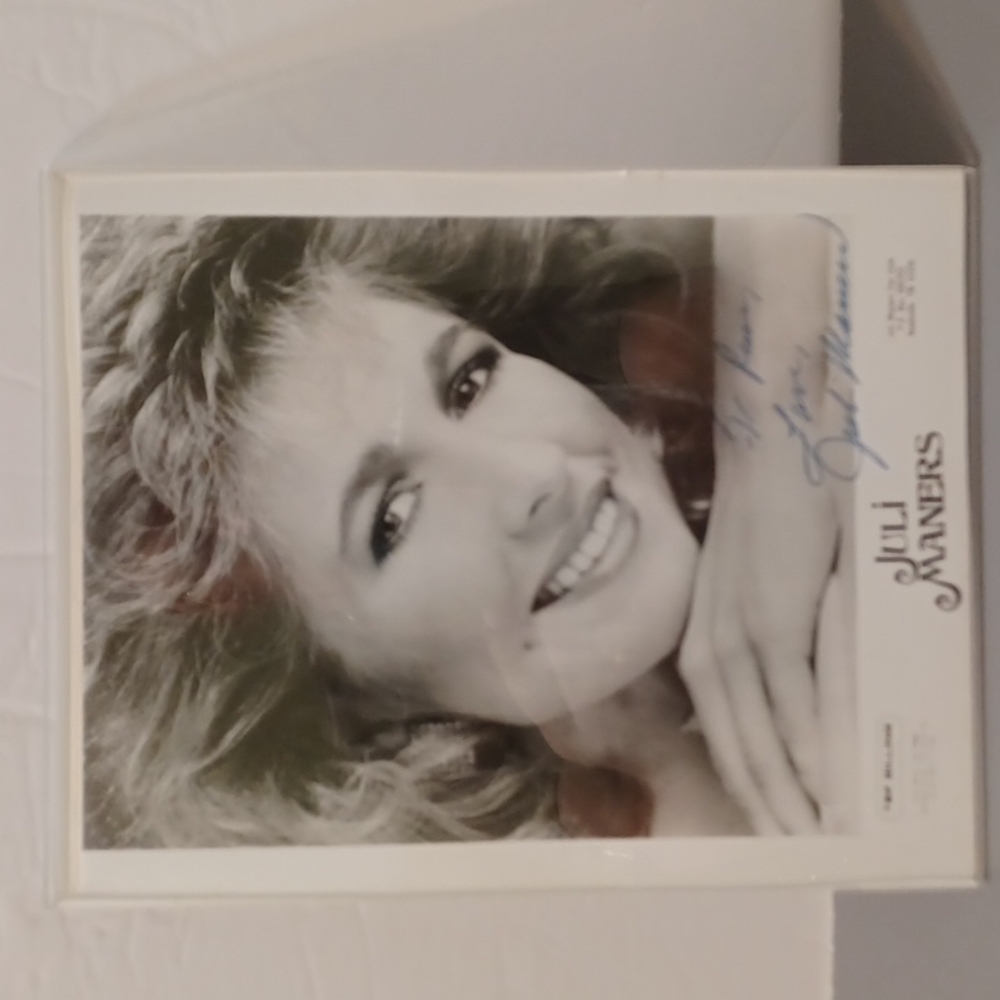 Musical Artist Juli Maners Autographed Photo, Lovely Gift!
